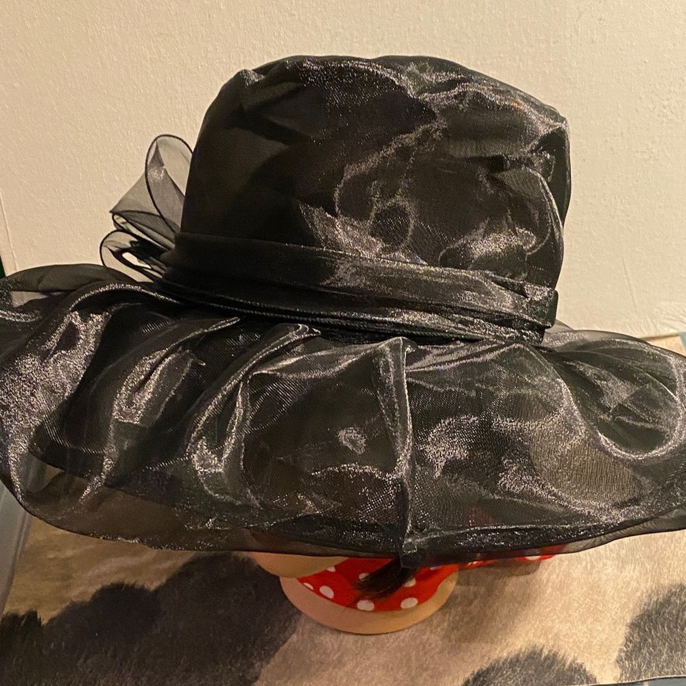 Chic Black Women's Hat with Bow Detail